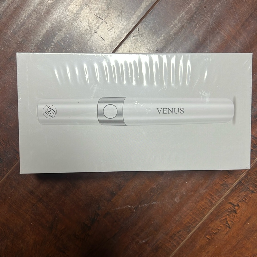 Evenskyn Venus eyelid anti-aging device